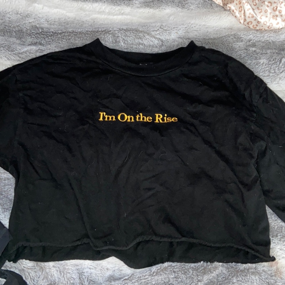 Black long sleeve crop top